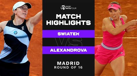 swiatek vs alexandrova